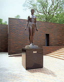 熊本県立美術館銅像